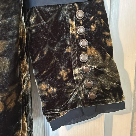 Sale. New free people hazel duster blk motif